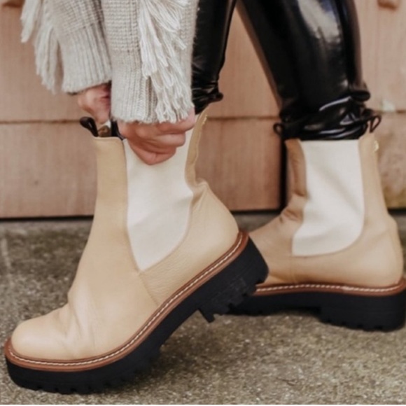 Sam Edelman Shoes - 🌸SAM EDELMAN🌸Laguna Waterproof Lug Sole Chelsea Boot Sesame Size: 6